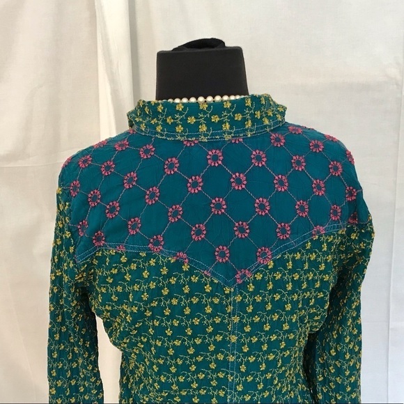 Johnny Was embroidered rayon cowboy shirt S - Picture 4 of 6